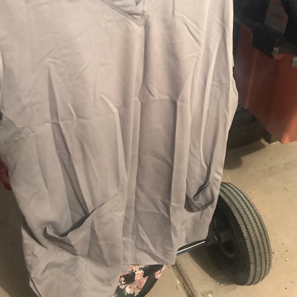 Scrub top
